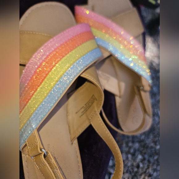 4 new pairs of girls shoes size 2-3 - Picture 9 of 11